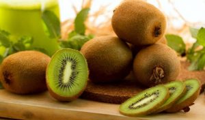 Kiwi: Top 8 Health Benefits of Kiwifruit